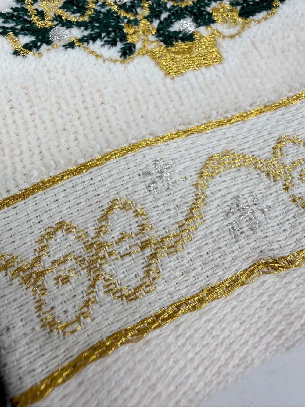 Vintage Linens' N Things Fingertip Kitchen Bath Hand Towels Christmas Holiday